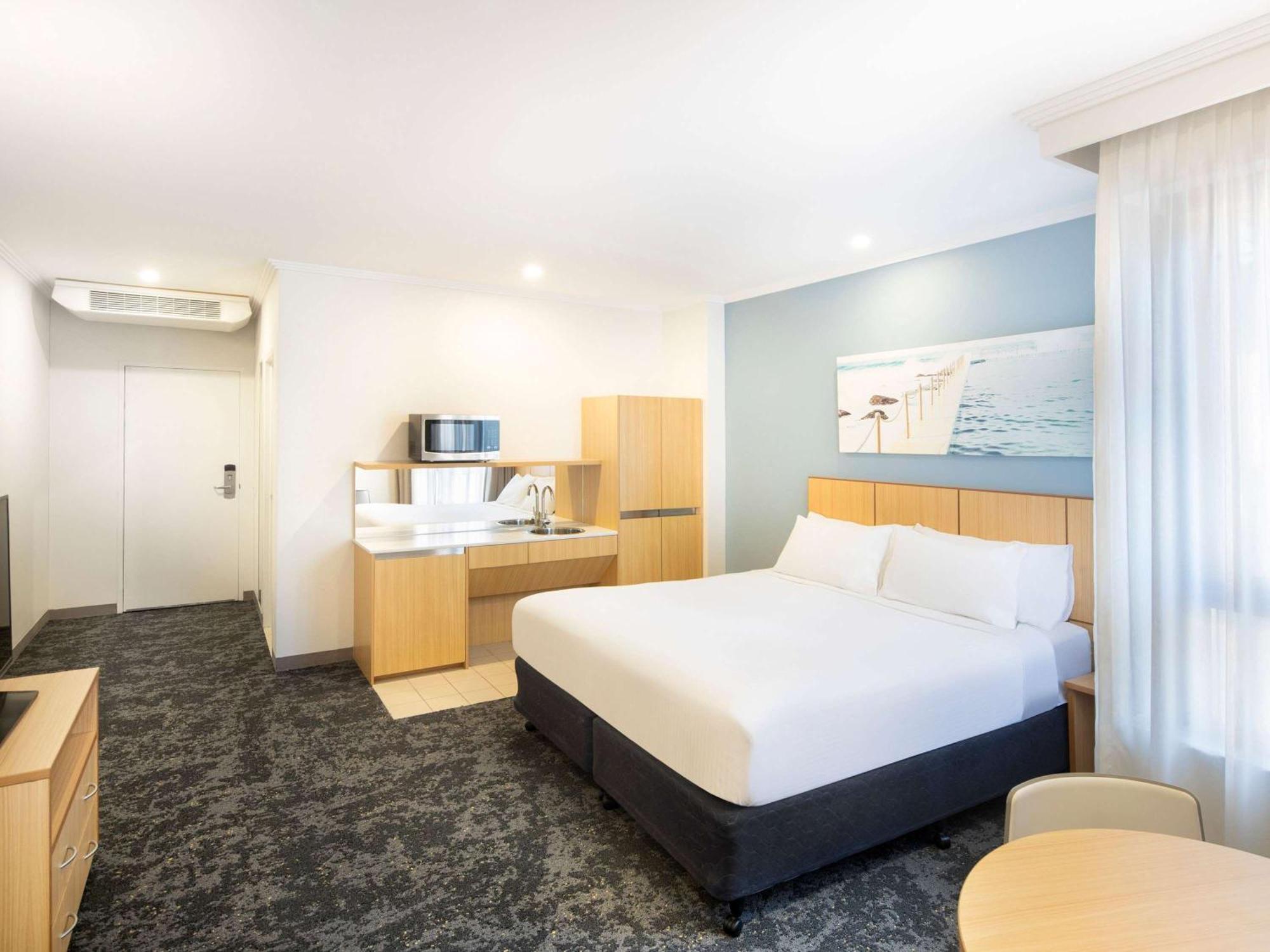 Mercure Sydney Manly Warringah Exterior photo